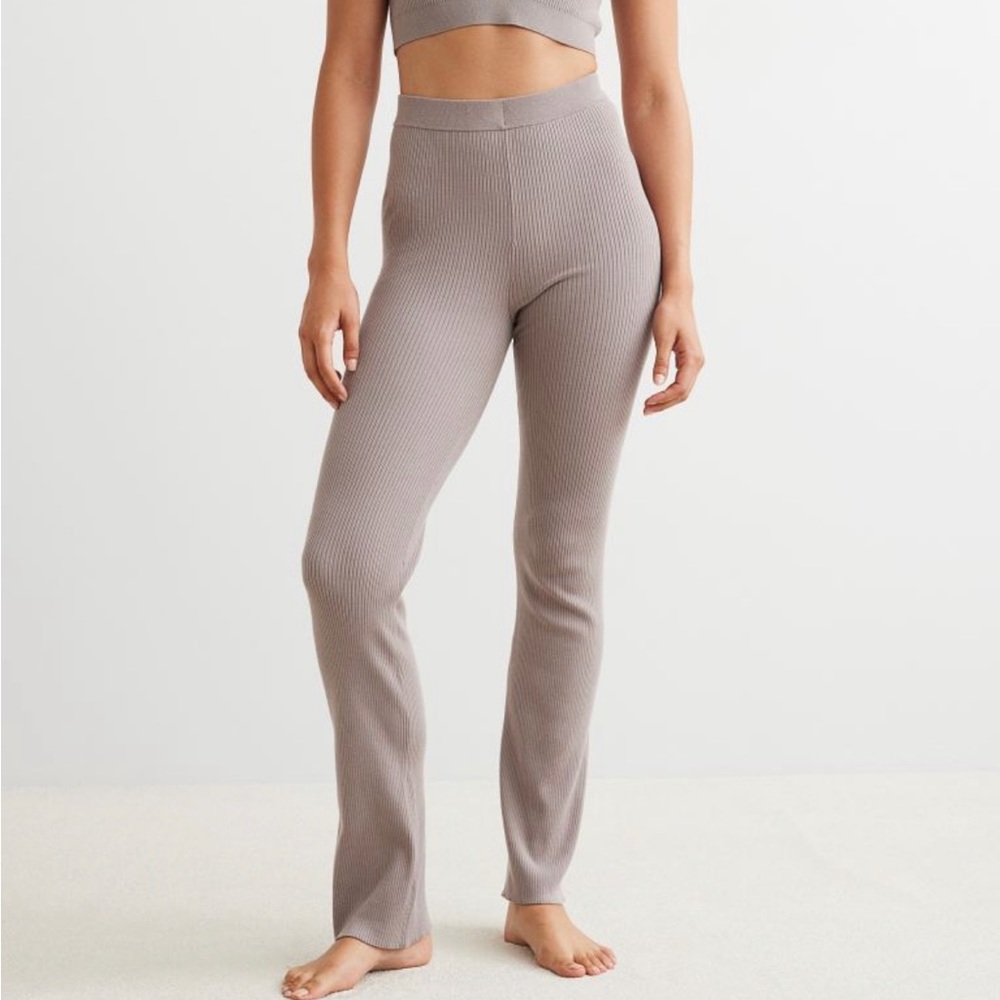 NWT H&M Taupe Ribbed Flare Pant